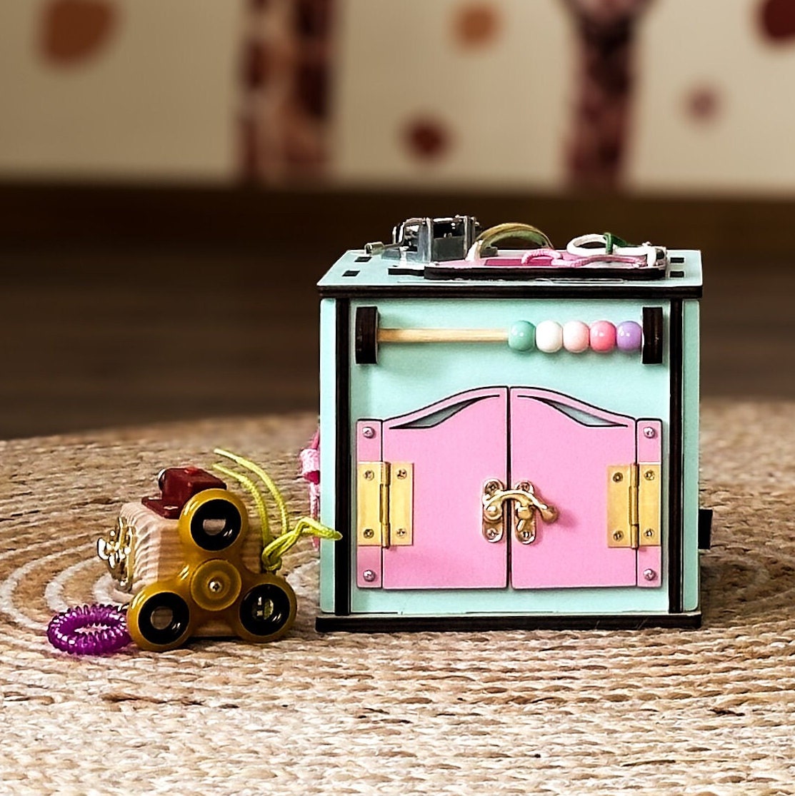 Busy Cube Wooden, Busy Cube for Toddler, Busy Cube 1 Year Old, Busy Cube with Name, Travel Busy Cube, Small Busy Cube, Occupational Therapy