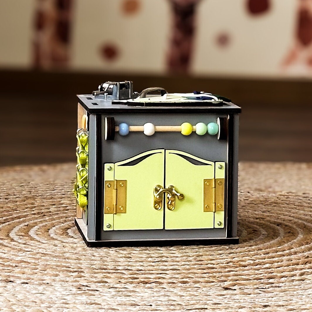 Small Busy Cube, Busy Cube Wooden, Busy Cube for Toddler, Busy Cube 1 Year Old, Busy Cube with Name, Travel Busy Cube, Occupational Therapy